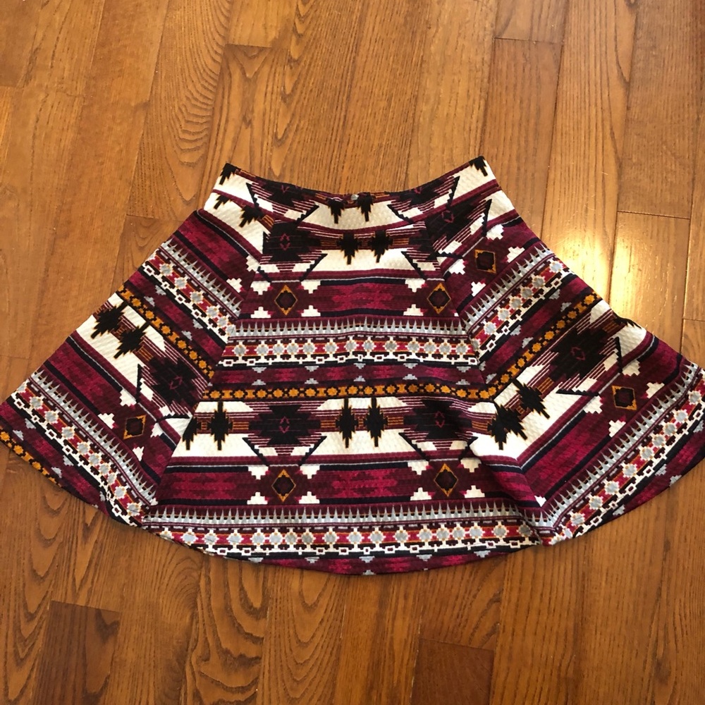 Divided short skirt